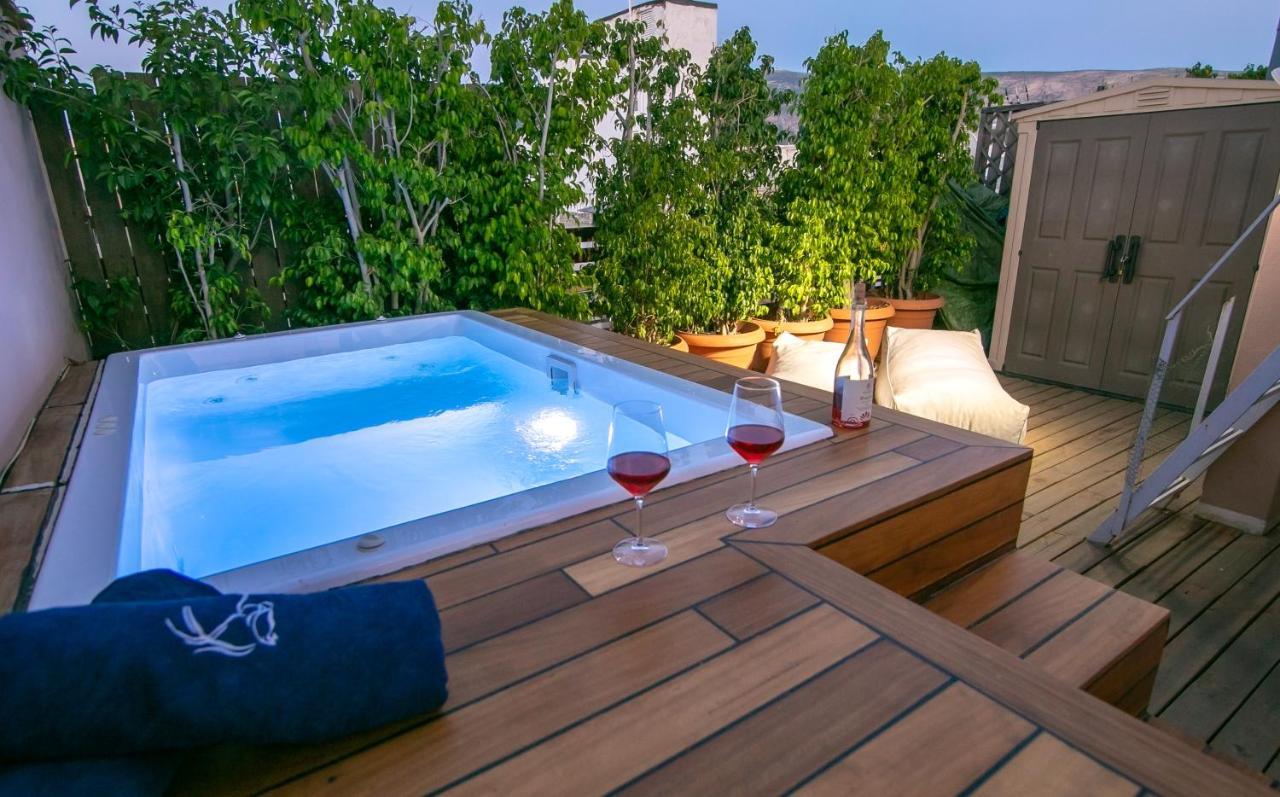 Beautiful Penthouse In Athens With Outside Jacuzzi Daire Dış mekan fotoğraf